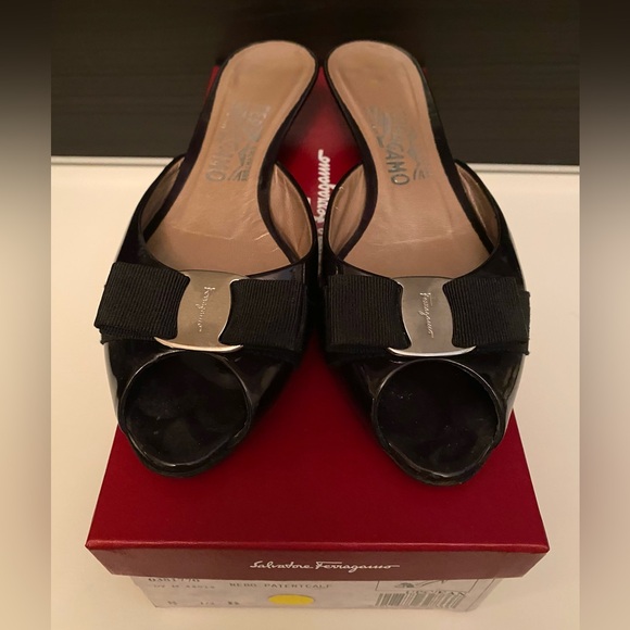 Salvatore Ferragamo Black Patent Calf Leather Classic Slide Shoes Sandal 8.5 3cm - Picture 9 of 9